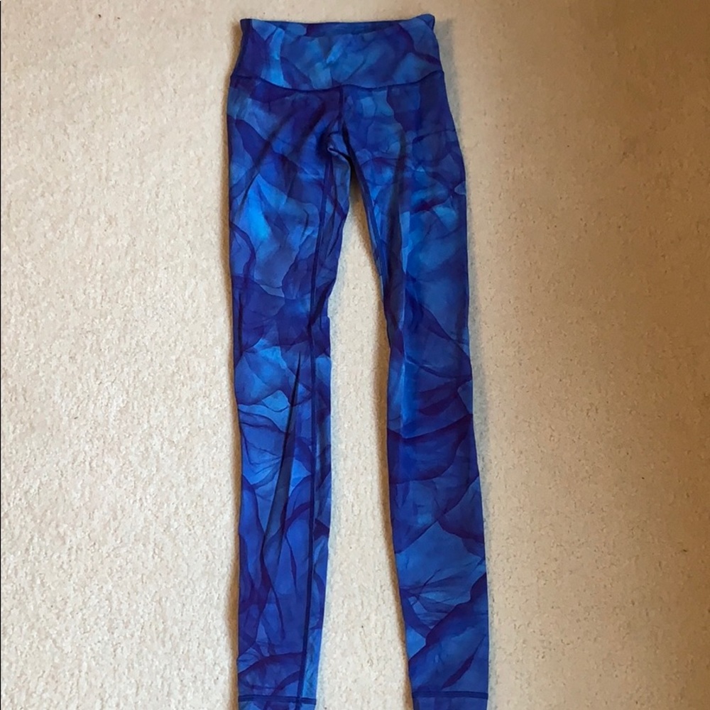lululemon blue patterned leggings